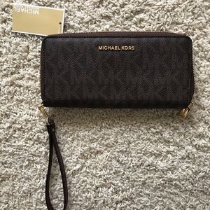 Michael Kors Wristlet Wallet
